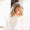 Taylor Swift dollárezrekkel segíti elhunyt rajongója családját