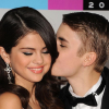 Újabb nyilvános csók csattant el Justin Bieber és Selena Gomez között