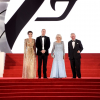 Videó - Ilyen volt a brit királyi család szemszögéből az új James Bond-film premierje