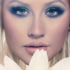 Christina Aguilera újjászületése Lotus formájában
