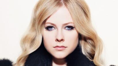 2018-ra tolódott Avril Lavigne visszatérése