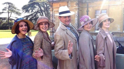 25 év után válik feleségétől a Downton Abbey sztárja