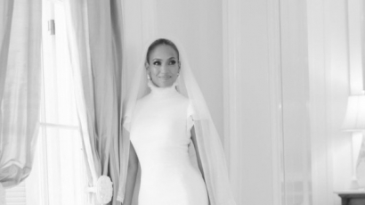 3 esküvői ruhája is volt Jennifer Lopeznek - nézd meg a különleges kreációkat!