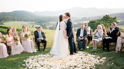 6 kimondatlan alapszabály, amihez mindig tartsd magad, ha esküvőre vagy hivatalos