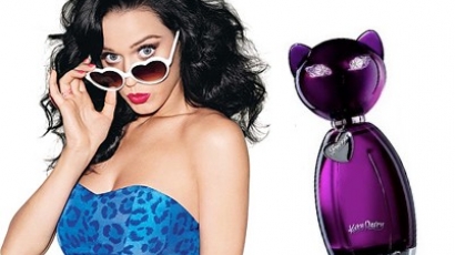 Katy Perry dorombolós parfümöt dob piacra