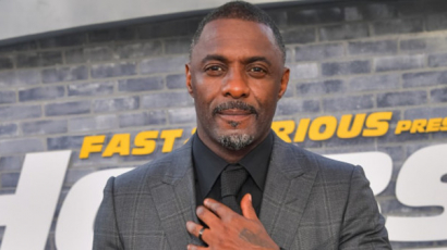 A fertőzött Idris Elba bár jobban van, mégsem térhet haza