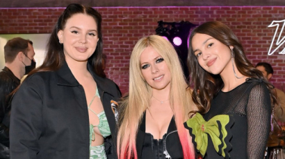 A három pophercegnő egy fotón: Lana Del Rey, Olivia Rodrigo és Avril Lavigne
