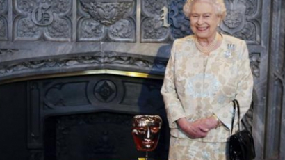 A legemlékezetesebb Bond-lány: II. Erzsébet királynő