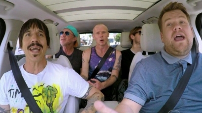 A Red Hot Chili Peppersszel carpool karaoke-zott James Corden