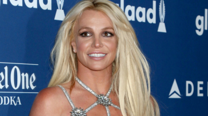 Aggódnak a rajongók Britney Spears miatt, miután egy késsel táncolt