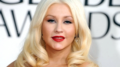 Christina Aguilera rózsaszín hajra váltott