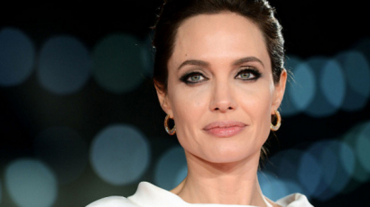 Amint kimondja a bíróság a válást, Angelina Jolie újabb gyerekeket vesz magához