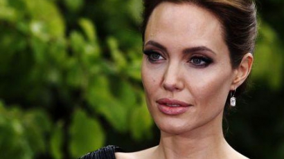 Angelina Jolie a premiert is jó célra használja