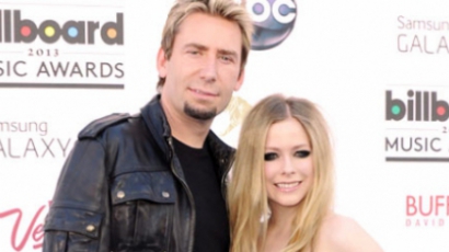 Avril Lavigne meg akarja menteni a házasságát