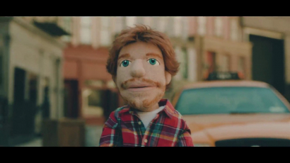 Bábokkal jelent meg Ed Sheeran új videoklipje