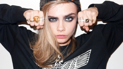 Bugyira vetkőzött Cara Delevingne