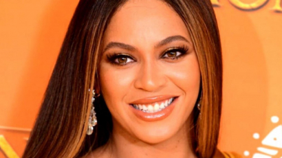 Beyoncé virtuálisan vett át egy díjat, imádja sminkjét az internet