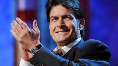 Charlie Sheen a halott lesifotós előtt tisztelgett