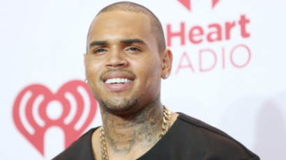 Chris Brown visszatért az Egyesült Államokba franciaországi letartóztatása után