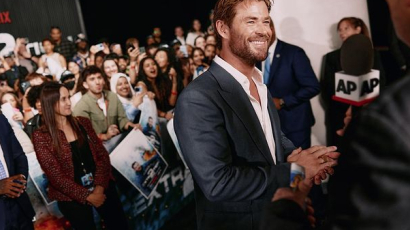 Chris Hemsworth csillagot kapott a hollywoodi hírességek sétányán!