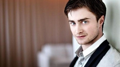 Daniel Radcliffe homoszexuálist alakít