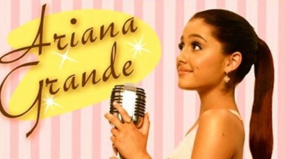 Ariana Grande klipje Valentin-napon jelent meg