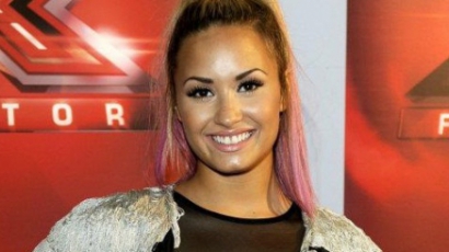 Demi Lovato ismét új színt vitt a hajába