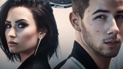 Demi Lovato szemén csillogtatta meg sminktudását Nick Jonas – videó