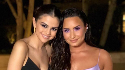 Fotó! Díjátadón egyesült újra Selena Gomez és Demi Lovato