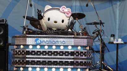DJ Hello Kitty kiadja első albumát