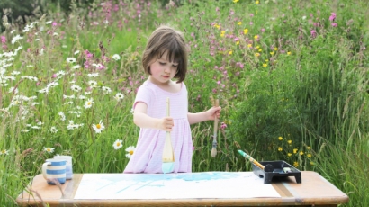 Durva! A hároméves kislány még a művészeket is megszégyeníti