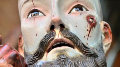 Egy mexikói Jézus-szobornak emberi fogai vannak