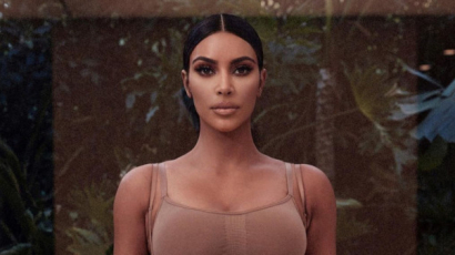 Ezúttal Kim Kardashian alakformáló fehérneműjének méretezését kritizálták