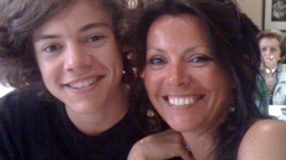 Feltörték Harry Styles édesanyjának iCloud-fiókját – sosem látott képek kerültek elő