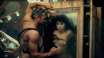 Lady Gaga sellőként szexel új klipjében