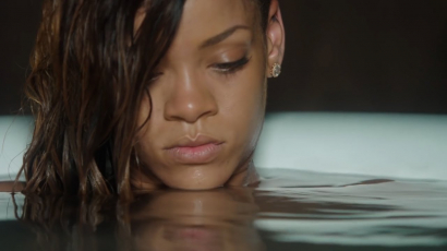 Gyászol a sztár! Karácsonykor vesztette el szeretett rokonát Rihanna