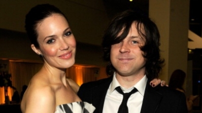 Hivatalosan is véget ért Mandy Moore és Ryan Adams házassága