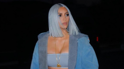Igazi jégkirálynő lett! Kim Kardashian kék hajjal hódít