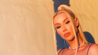 Iggy Azalea eddig nem látott fotókat posztolt: ilyen volt friss anyukaként