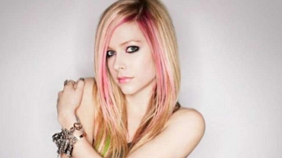 Ismerd meg a sztárok parfümjeit — Avril Lavigne