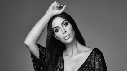 Ismét anyaszült meztelenül mutogatja magát Kim Kardashian