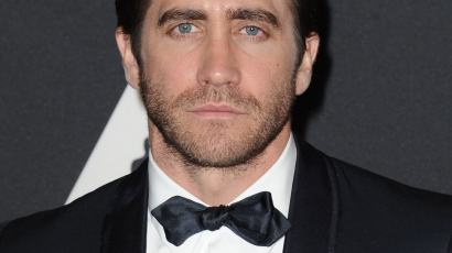 Jake Gyllenhaal nem meri eljegyezni a barátnőjét