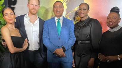 Jamaica miniszterelnökével fotózkodott Harry herceg és Meghan Markle
