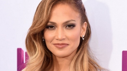 Jennifer Lopez távoltartási végzést kért zaklatója ellen
