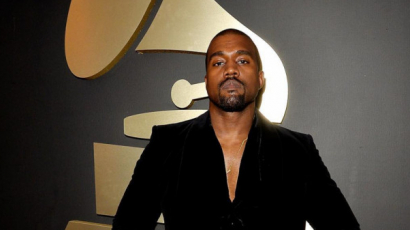 Kanye West szemeteszsákban árulja sajátmárkás ruháit, nagy felháborodást keltett