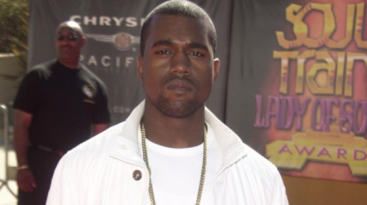 Kanye West zúzódással az arcán jelent meg a párizsi divathéten