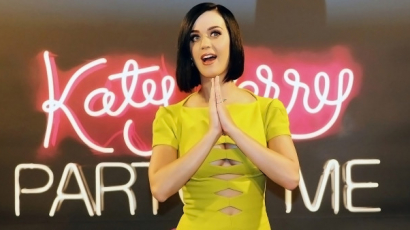 Katy Perry elárulta, miért tanulta meg a fura szemes trükköt