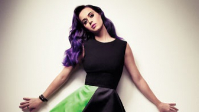 Katy Perry hivatalosan is elvált