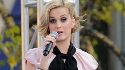 Katy Perry sem megy a People's Choice Awardsra