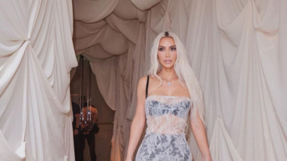 Kim Kardashian háza még ijesztőbb lett a halloweeni dekorral